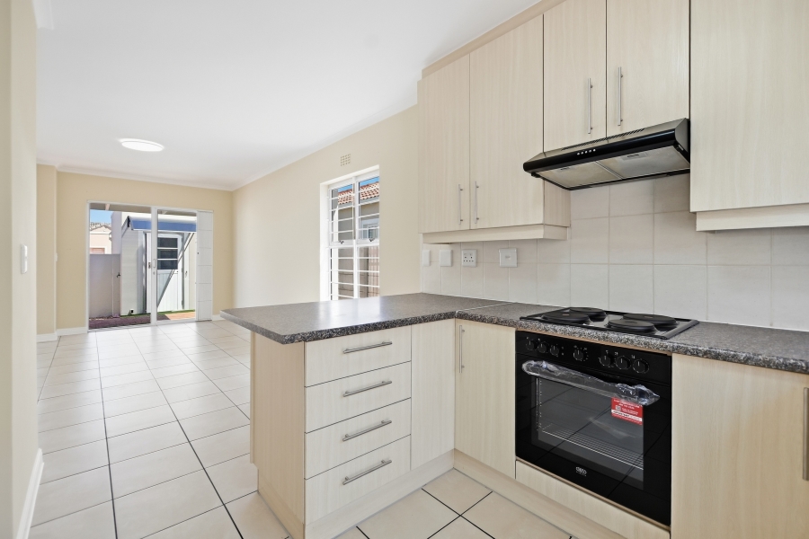 2 Bedroom Property for Sale in Sunningdale Western Cape